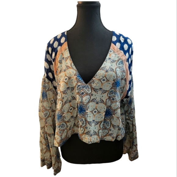 Free People Bohemian Flowey Flower Pattern Top size Small - Picture 3 of 7